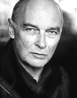 Diễn viên James Faulkner