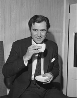 Diễn viên George Baker