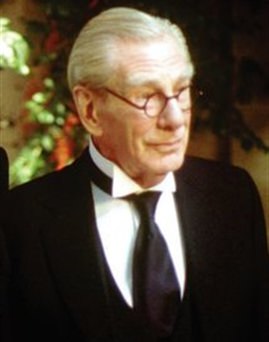 Diễn viên Michael Gough